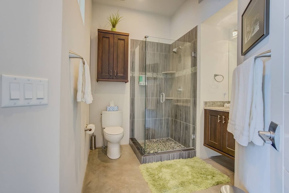 3BR Modern Marveldowntown Customprivate Balcony - photo 30