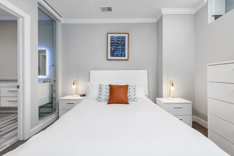 Global Luxury Suites Downtown Pittsburgh - photo 10