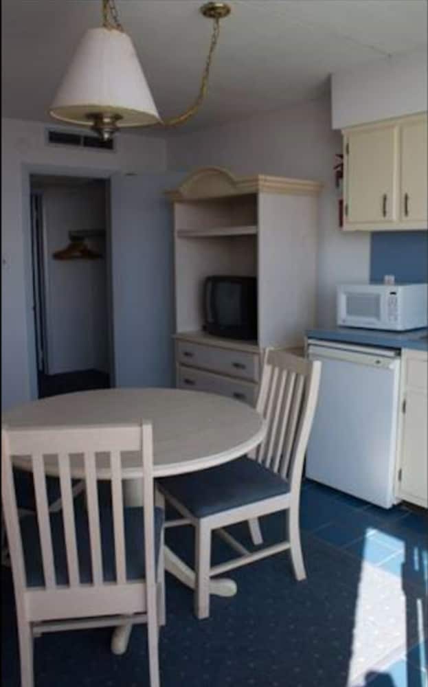 Acropolis Oceanfront Resort - photo 14