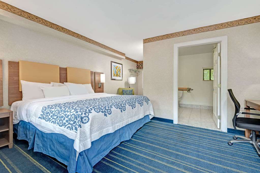 Days Inn by Wyndham Ridgefield - photo 8