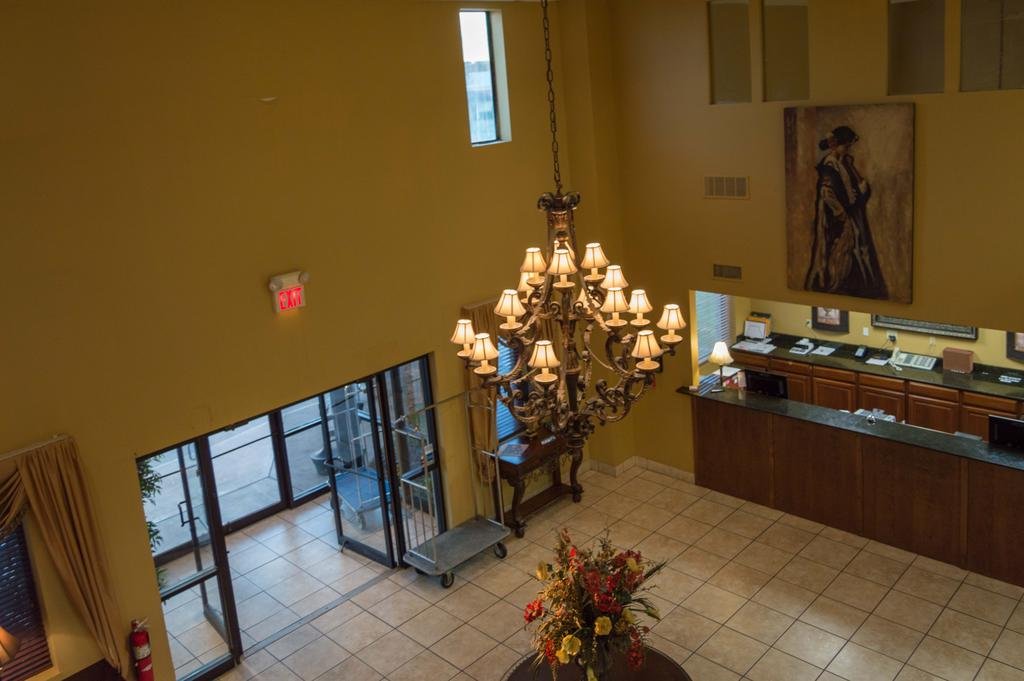 Chisholm Suite Hotel — Duncan — photo 4