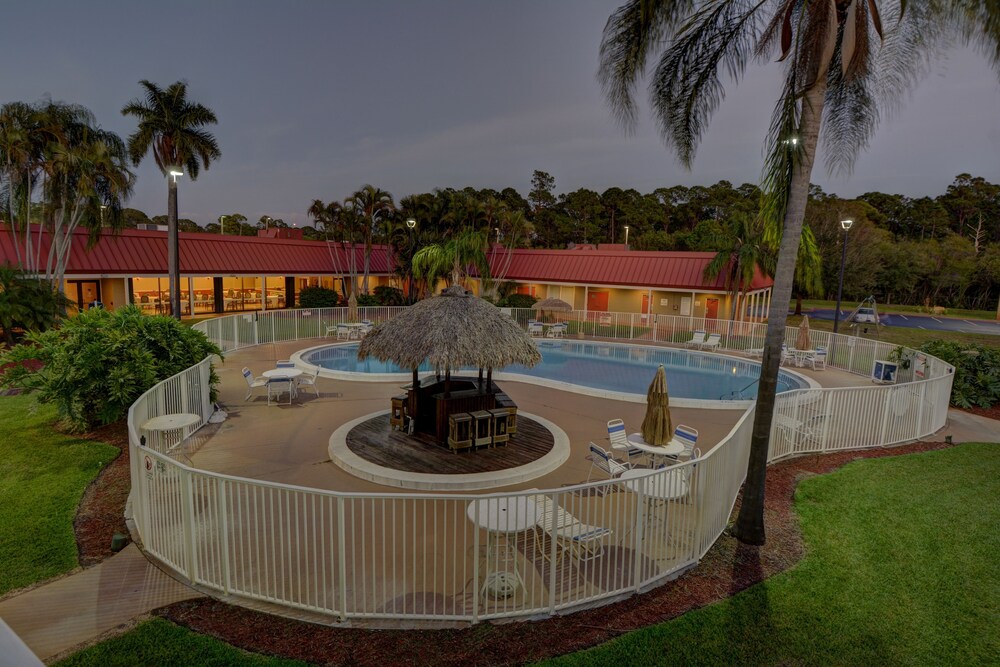 Vero Beach Inn & Suites I 95 - photo 9