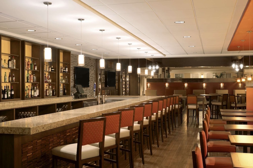 Embassy Suites by Hilton Cleveland Beachwood - photo 20