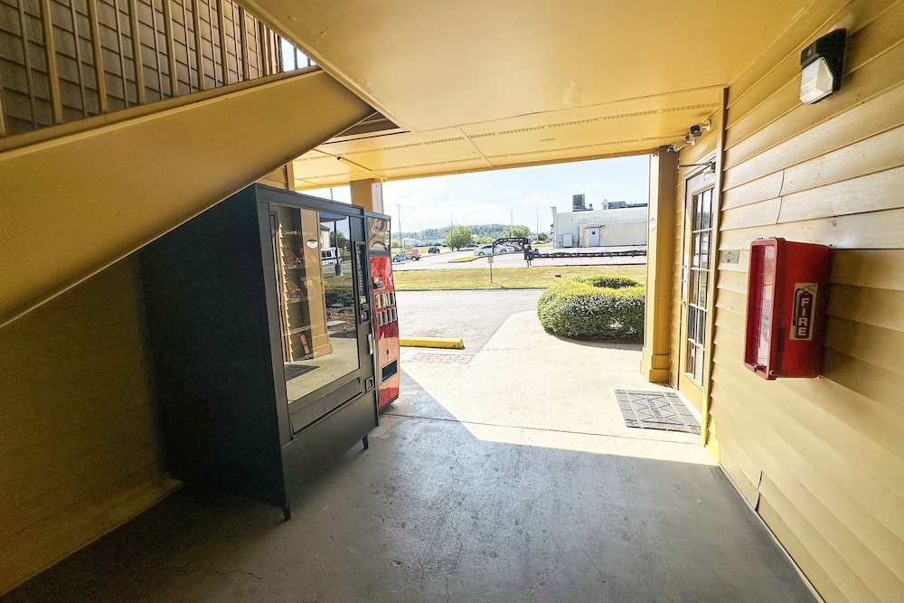 Bonita Lakes Inn By OYO Meridian - photo 4