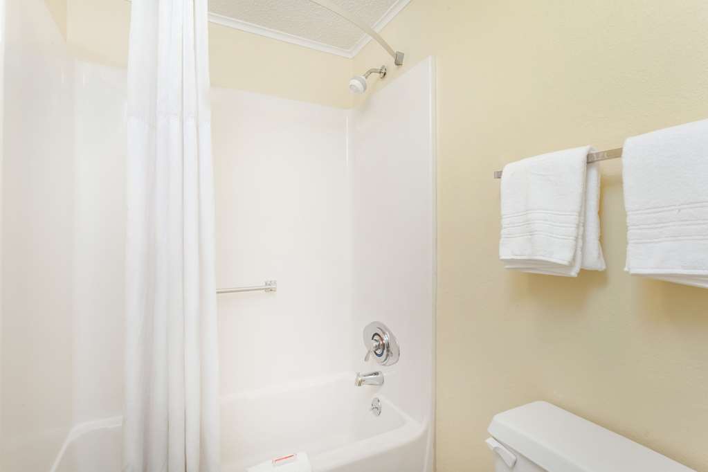 Days Inn by Wyndham Dover Downtown - photo 12