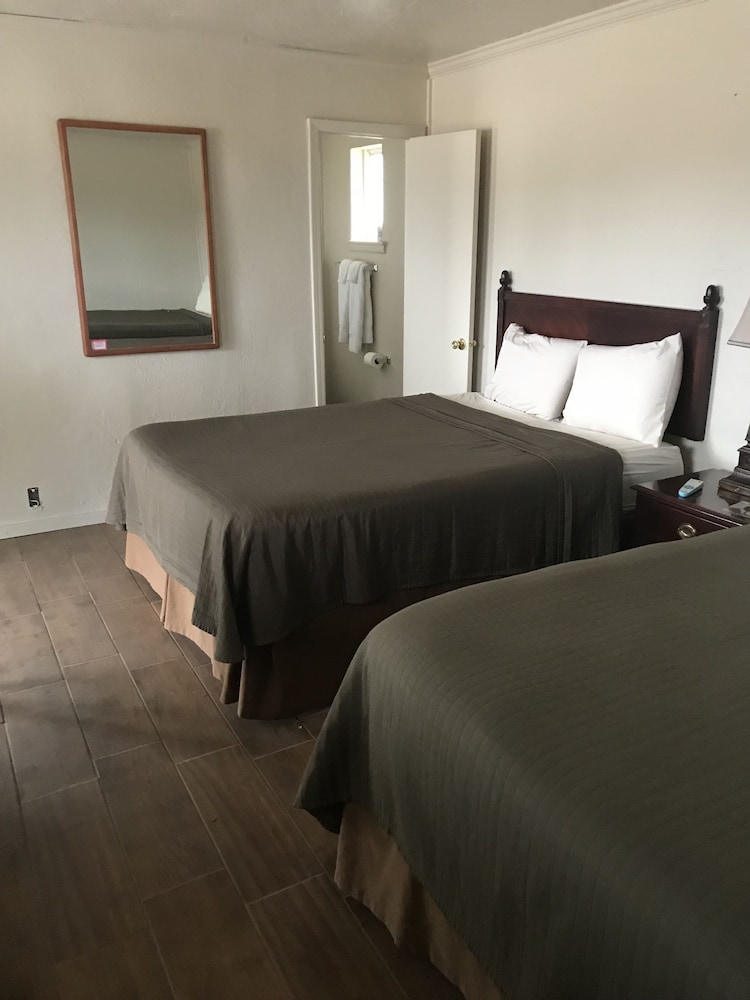 Trend Motel and RV Park - photo 9