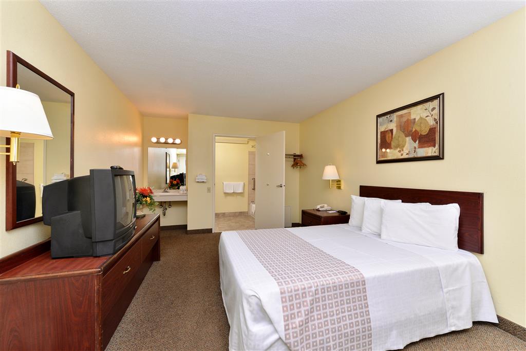 Americas Best Value Inn Pittsburgh Airport - photo 14