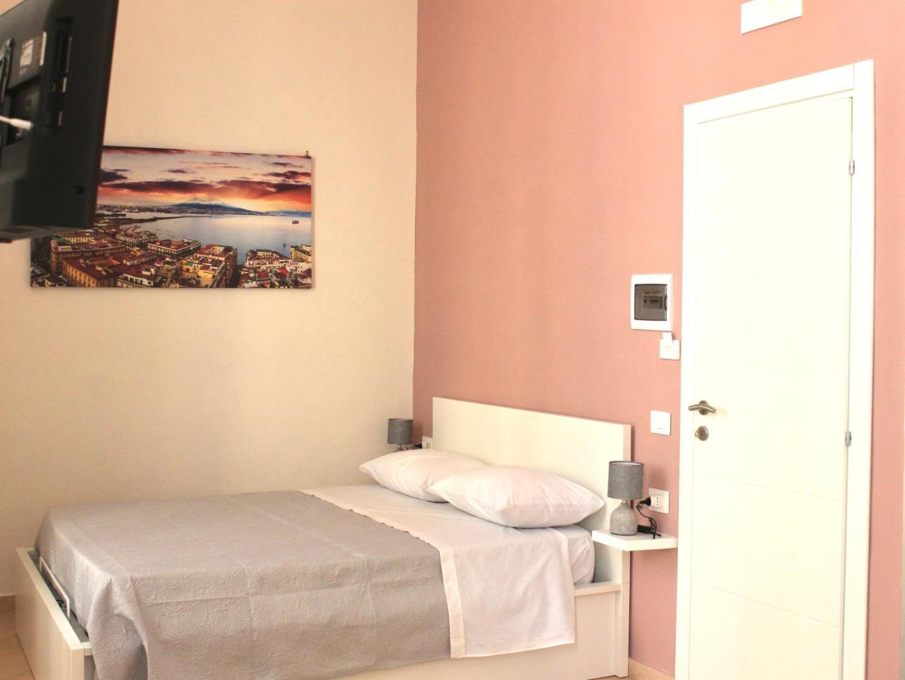 Miroballo Room - carbon neutral hotel in Naples