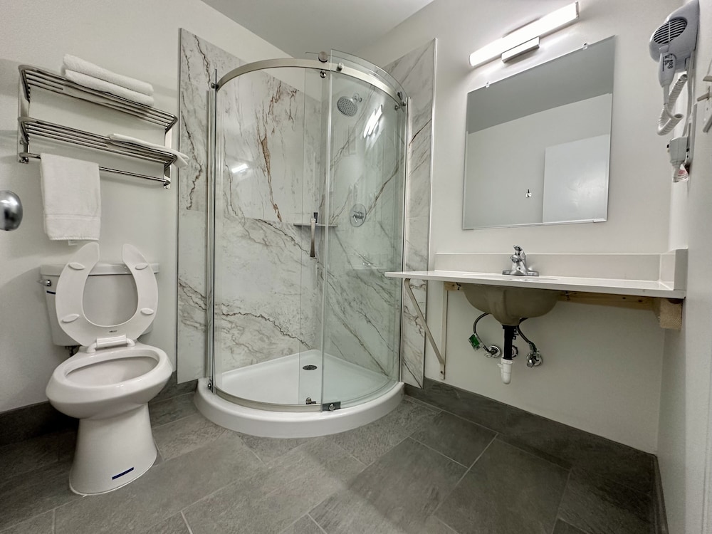 Royal Inn Charlotte Airport Hotel - photo 11