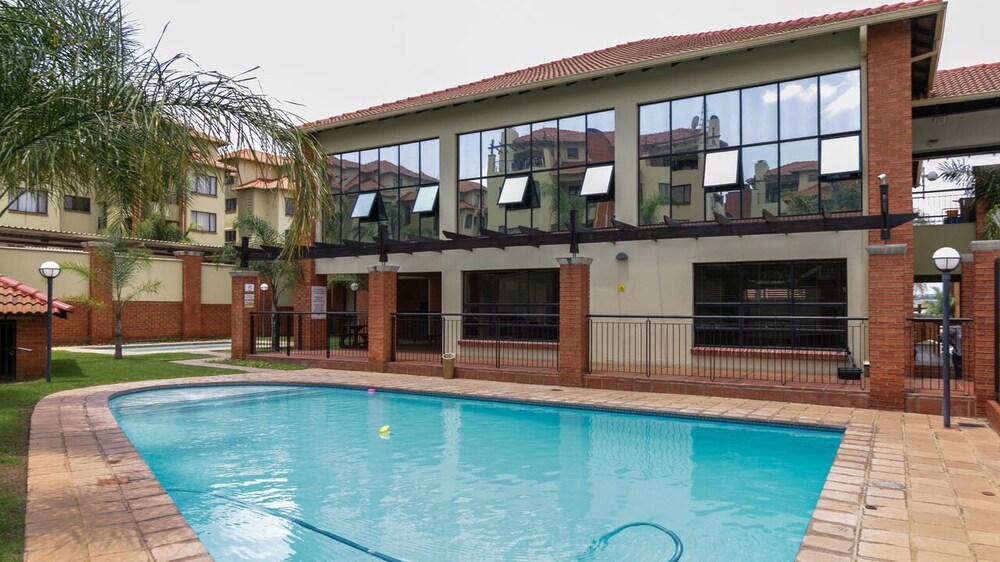 Ruby Homes Sunninghill — 4-Star Luxury Hotel in Midrand, South Africa