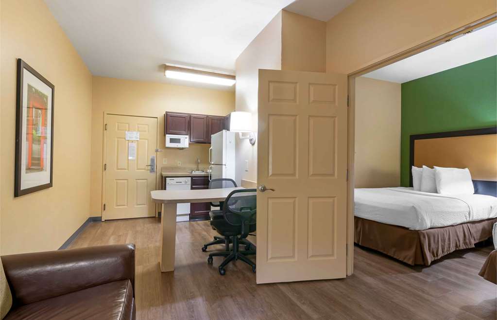 Extended Stay America Overland Park Metcalf - photo 25