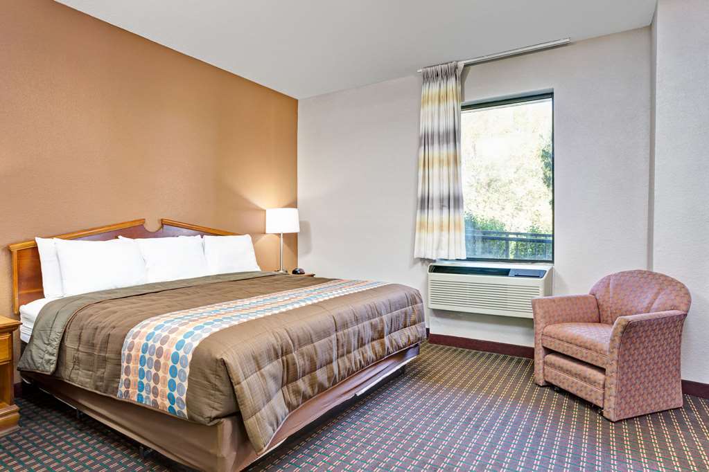 Days Inn by Wyndham Hernando - photo 12