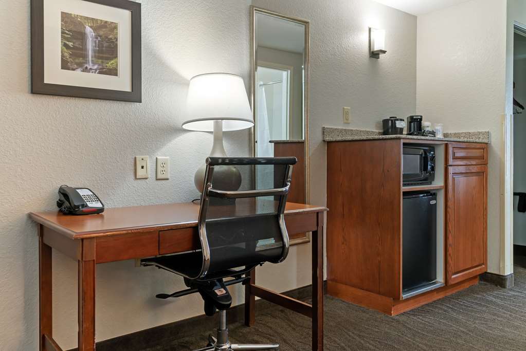 Best Western Executive Inn & Suites - photo 34