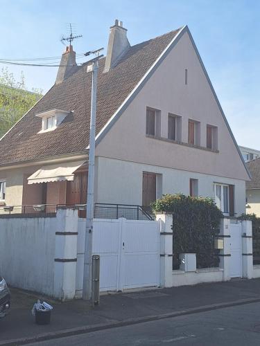 L'arche de Yves Jody — hotel in Saint-Jean-De-Braye