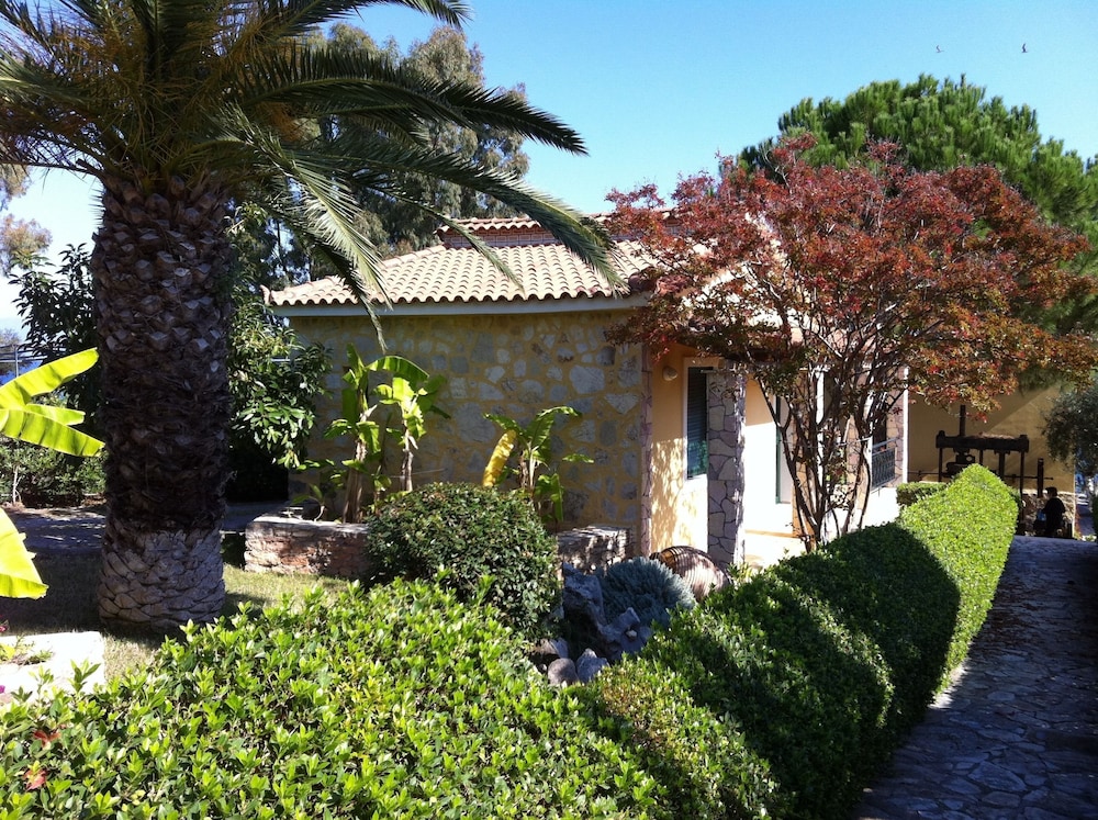 9 Muses Villas — 4-Star Luxury Hotel in Messini, Greece