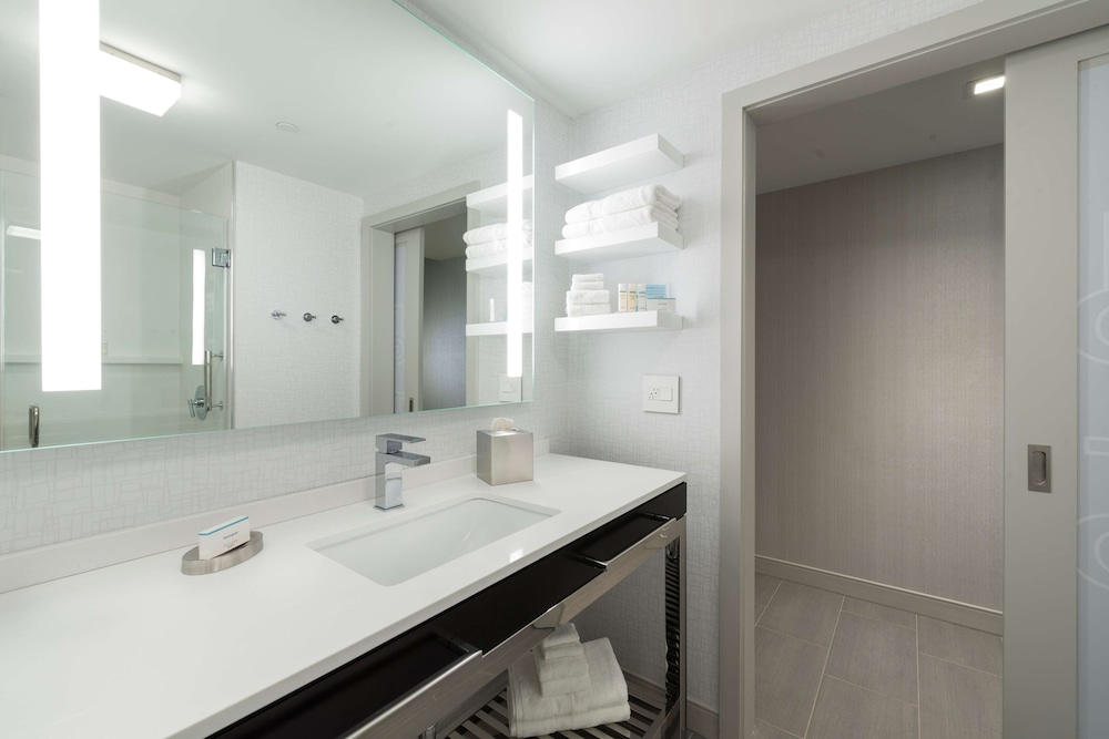 Hampton Inn & Suites Bridgewater - photo 26