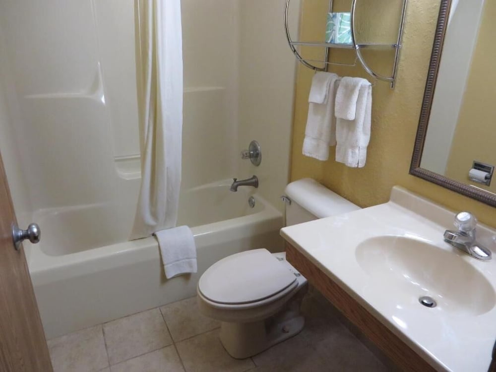 Econo Lodge Chillicothe - photo 21