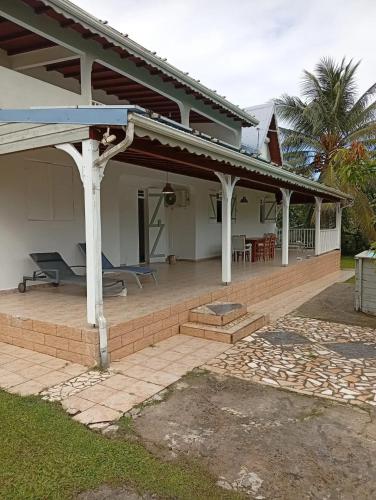 Maison charmante à Lamentin avec vue sur la mer — 4-Star Luxury Hotel in Lamentin, Guadeloupe