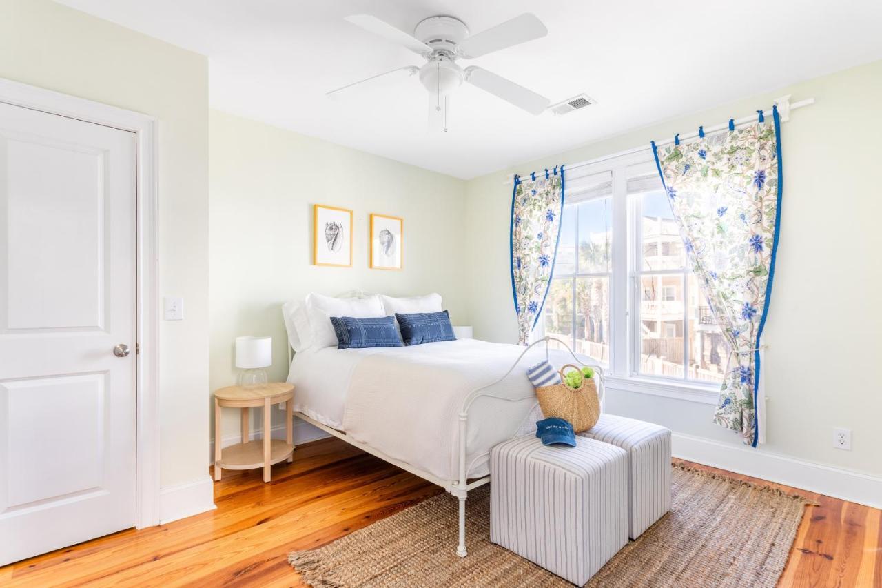 Sea Shell by Avantstay Breezy Beachside Getaway w Rooftop Deck & 6 BRs - photo 20