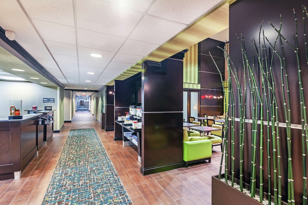 Hampton Inn & Suites Houston League City - photo 3