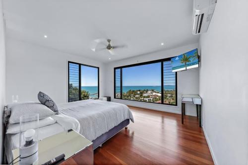15 Kara Luxurious Home With Million Dollar Views — 4-Star Luxury Hotel in Airlie Beach, Australia