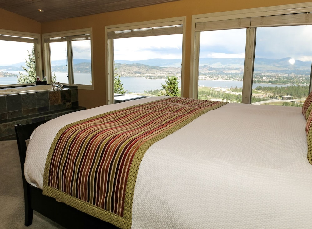 A View of the Lake Bed & Breakfast — 4-Star Luxury Hotel in West Kelowna, Canada