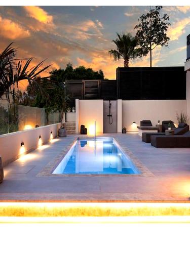 Orama Luxury Suite 3 Bedrooms with Private Pool — 4-Star Luxury Hotel in Hersonissos, Greece