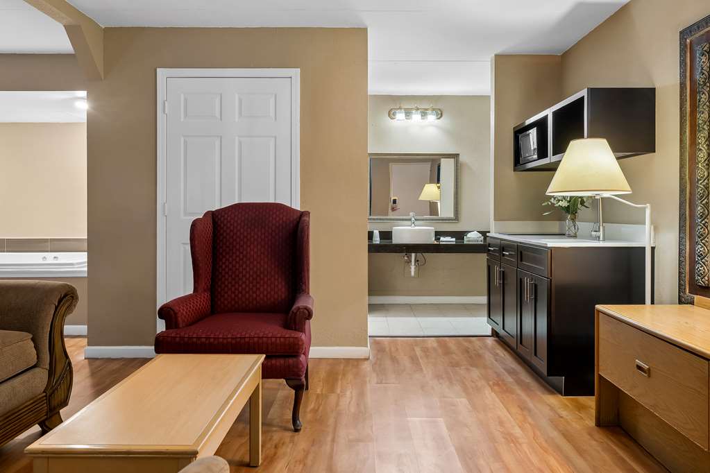 Signature Inn Danville - photo 28
