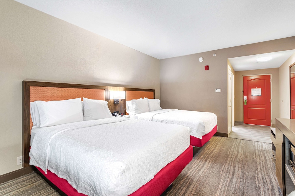 Hampton Inn & Suites Orlando Apopka - photo 10