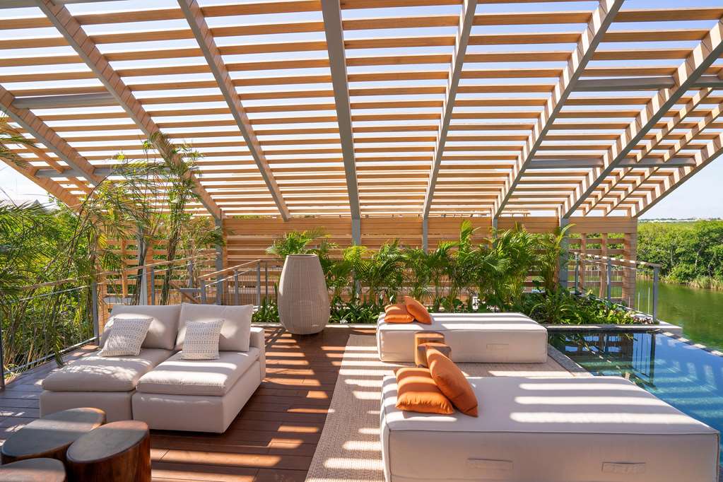 Lagoon and Sunset Rooftop Pool Villa Terrace