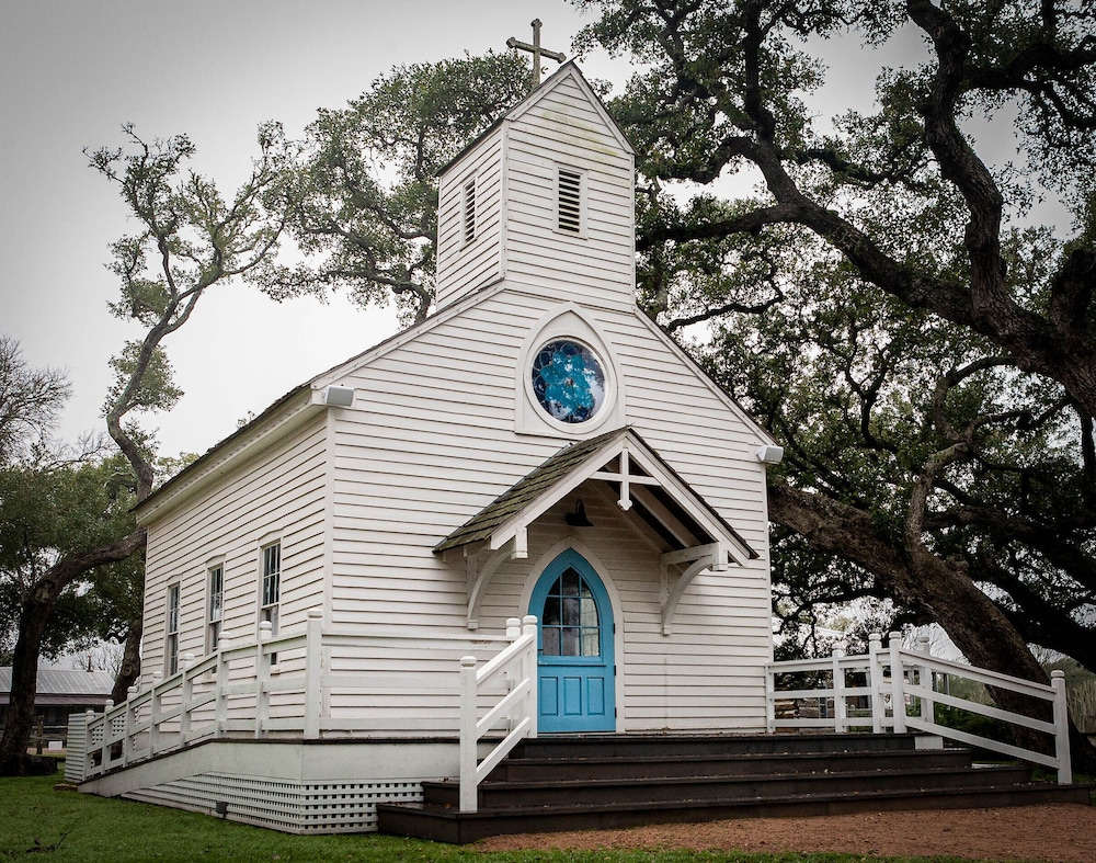 Round Top Hotel - photo 13