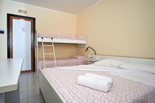 Hotel Mazzurco - last minute hotel in Cesaro