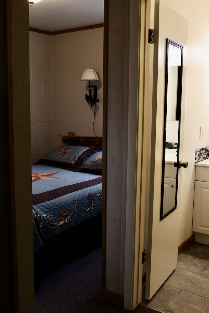 Rocky Mountain Lodge - photo 19