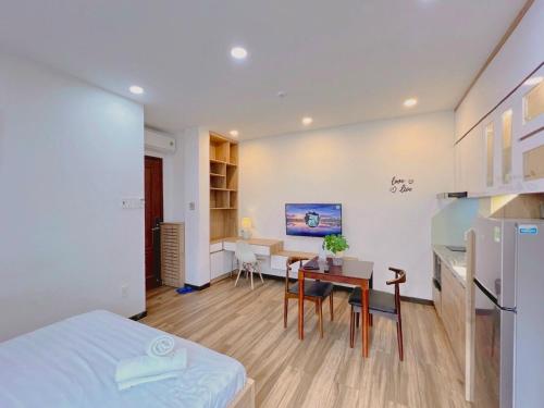 Riverside House Near Airport — 5-Star Luxury Hotel in Ho Chi Minh City, Vietnam
