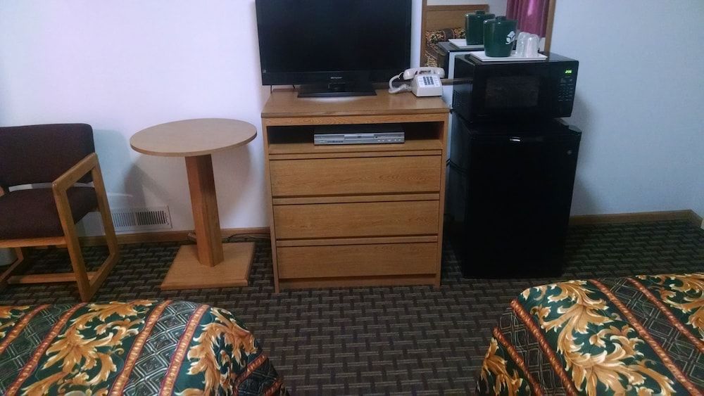 Holiday Motel — Elko