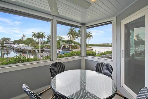 Stunning Harbor View Condo on Siesta Key — 4-Star Luxury Hotel in Siesta Key, United States