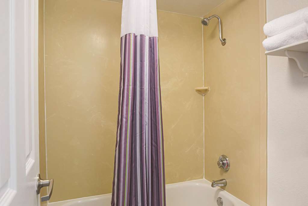 Wingate by Wyndham Galveston Beachfront at the Seawall - photo 30