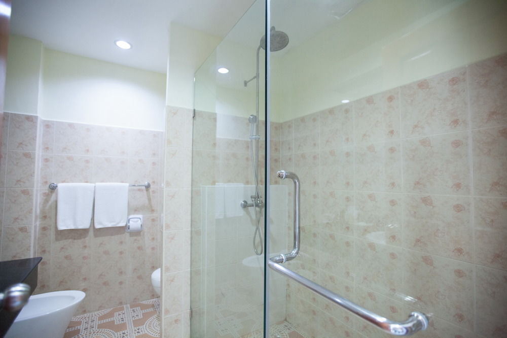 Chalong Beach Hotel & Spa — Rawai — photo 4