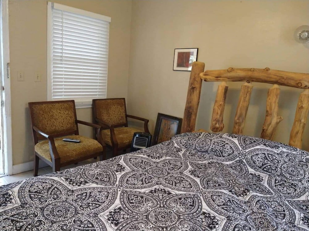 EL Amigo Motel - photo 10