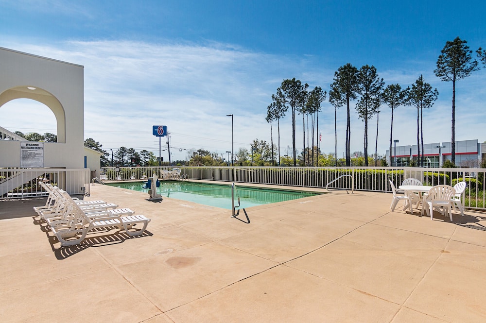 Motel 6 Newnan GA - photo 25