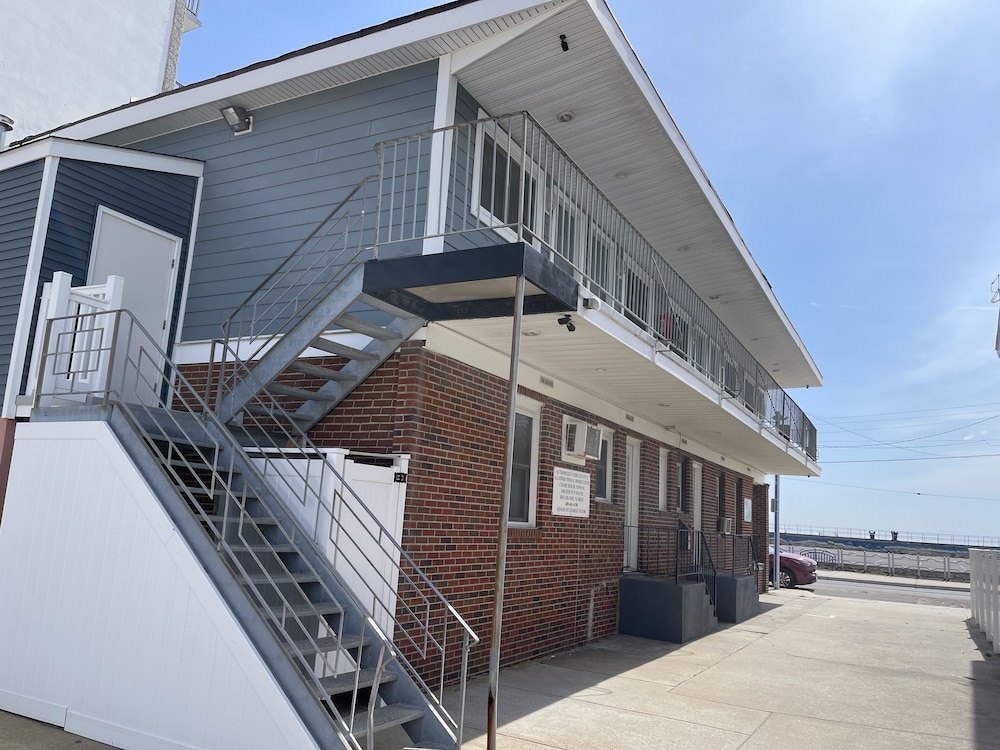 Rio Motel and Suites - photo 43