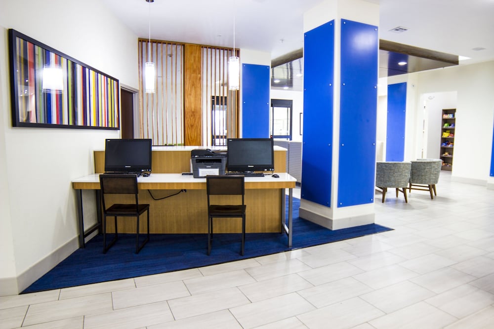 Holiday Inn Express Hotel & Suites Seguin by IHG - photo 27