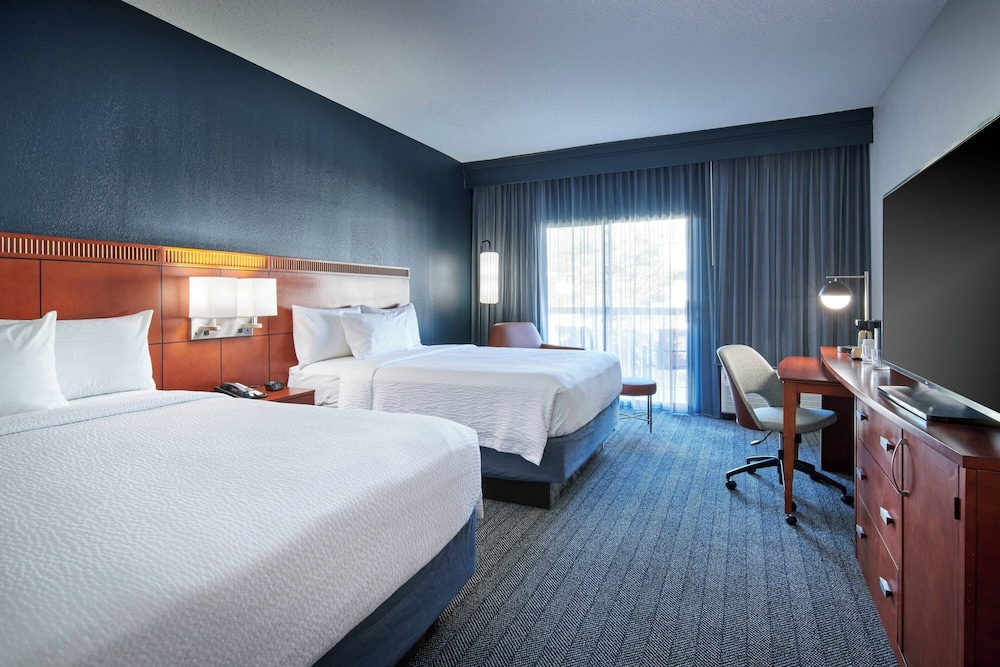 Courtyard by Marriott Chicago Highland Park Northbrook - photo 13