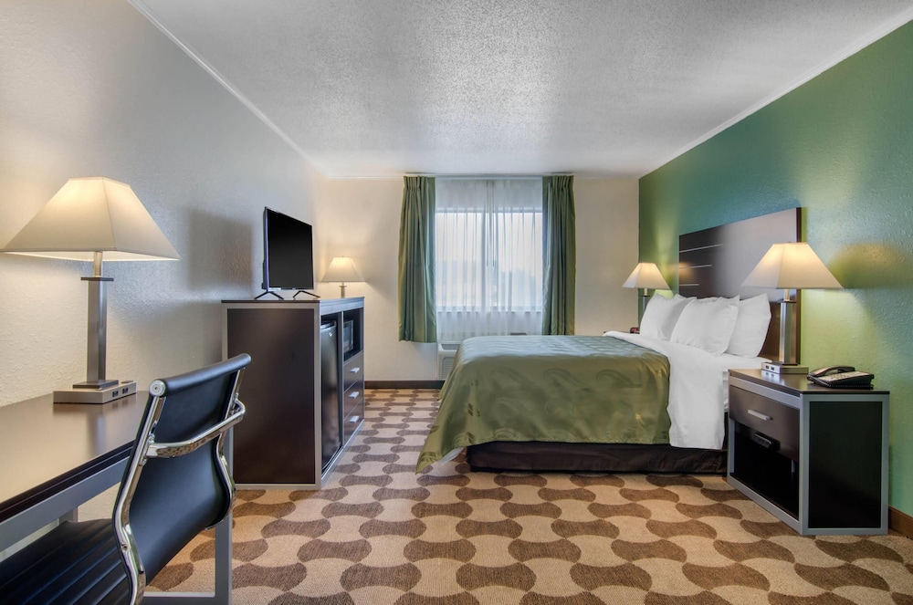 Quality Inn Russell KS - photo 36
