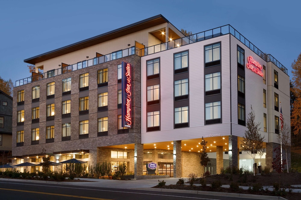 Hampton Inn & Suites Seattle Renton - featured photo