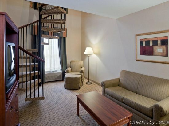 Days Inn by Wyndham Dodge City - photo 7