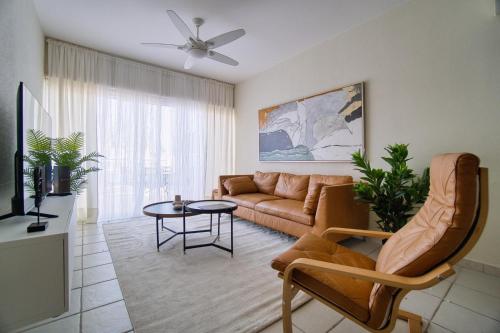 Limnaria Gardens H 202