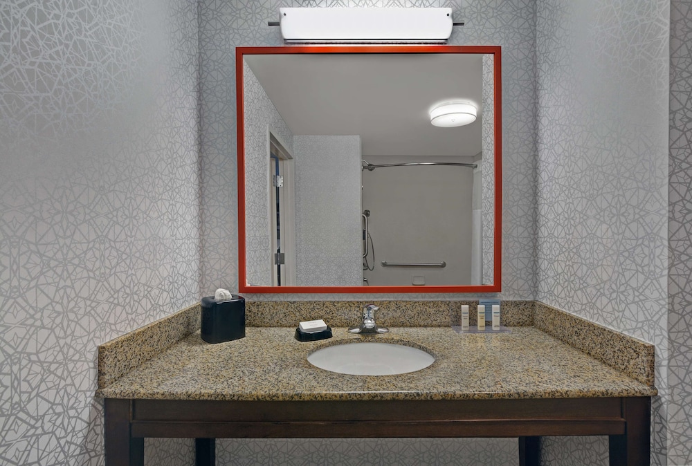 Hampton Inn Bath - photo 27
