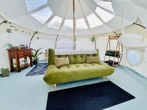 Luxury Stargazing Glamping Seren Aur With Hot Tub — Llanidloes