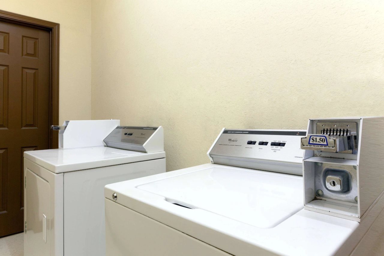 Days Inn by Wyndham San Antonio at Palo Alto - photo 11